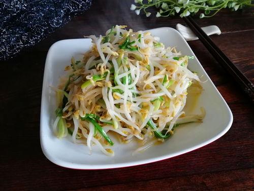 怎样炒绿豆芽好吃视频,绿豆芽炒制技巧大揭秘